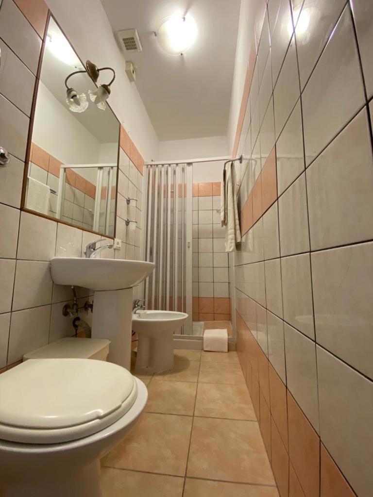 Doppel- oder Zweibettzimmer